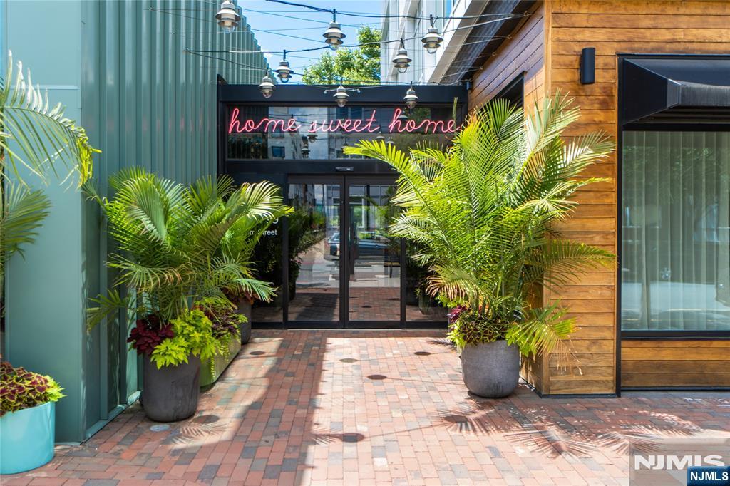 504 Davis Avenue