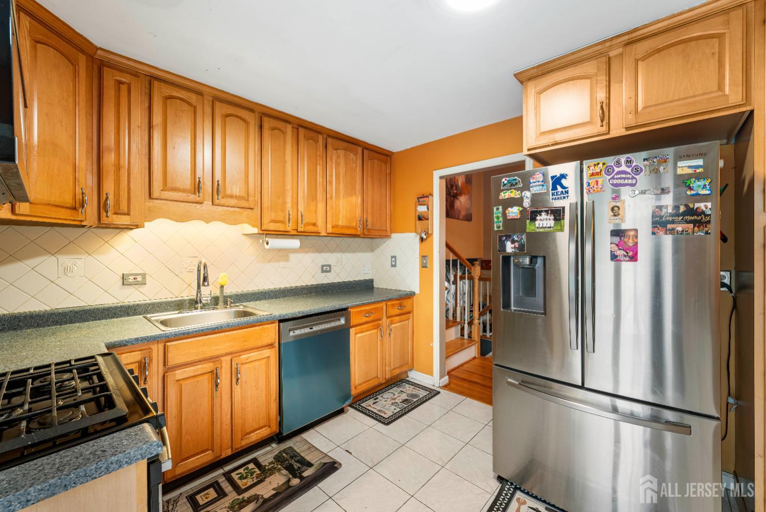 23 Pine Avenue