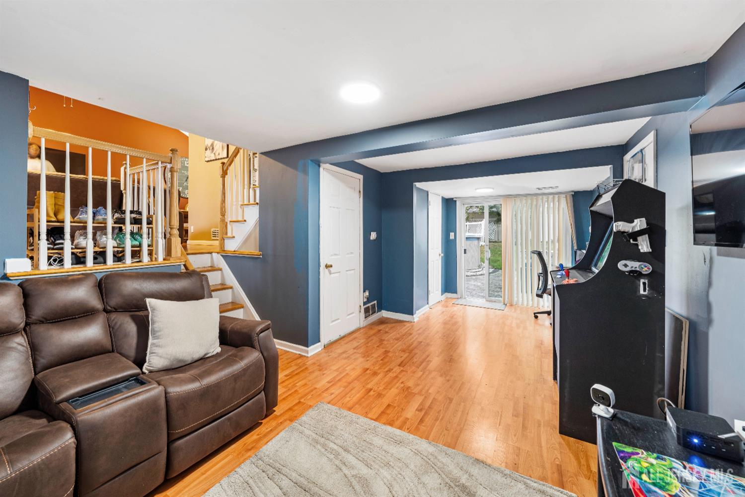 23 Pine Avenue