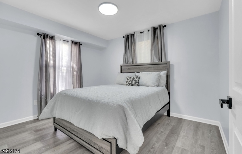 237 Rose St 1