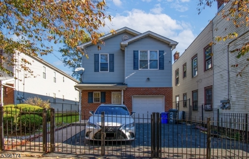237 Rose St 1