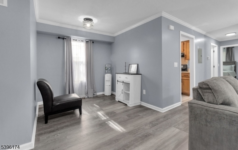 237 Rose St 1