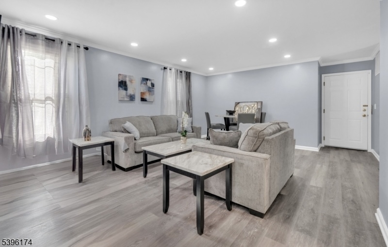 237 Rose St 1