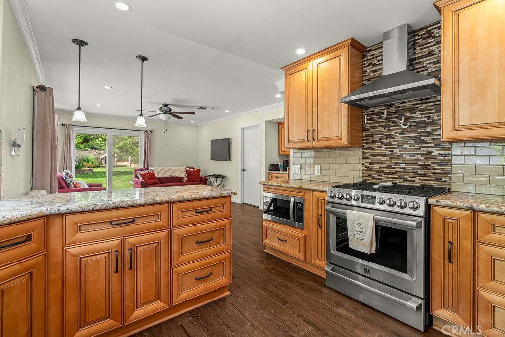 11012 Canyon Meadows