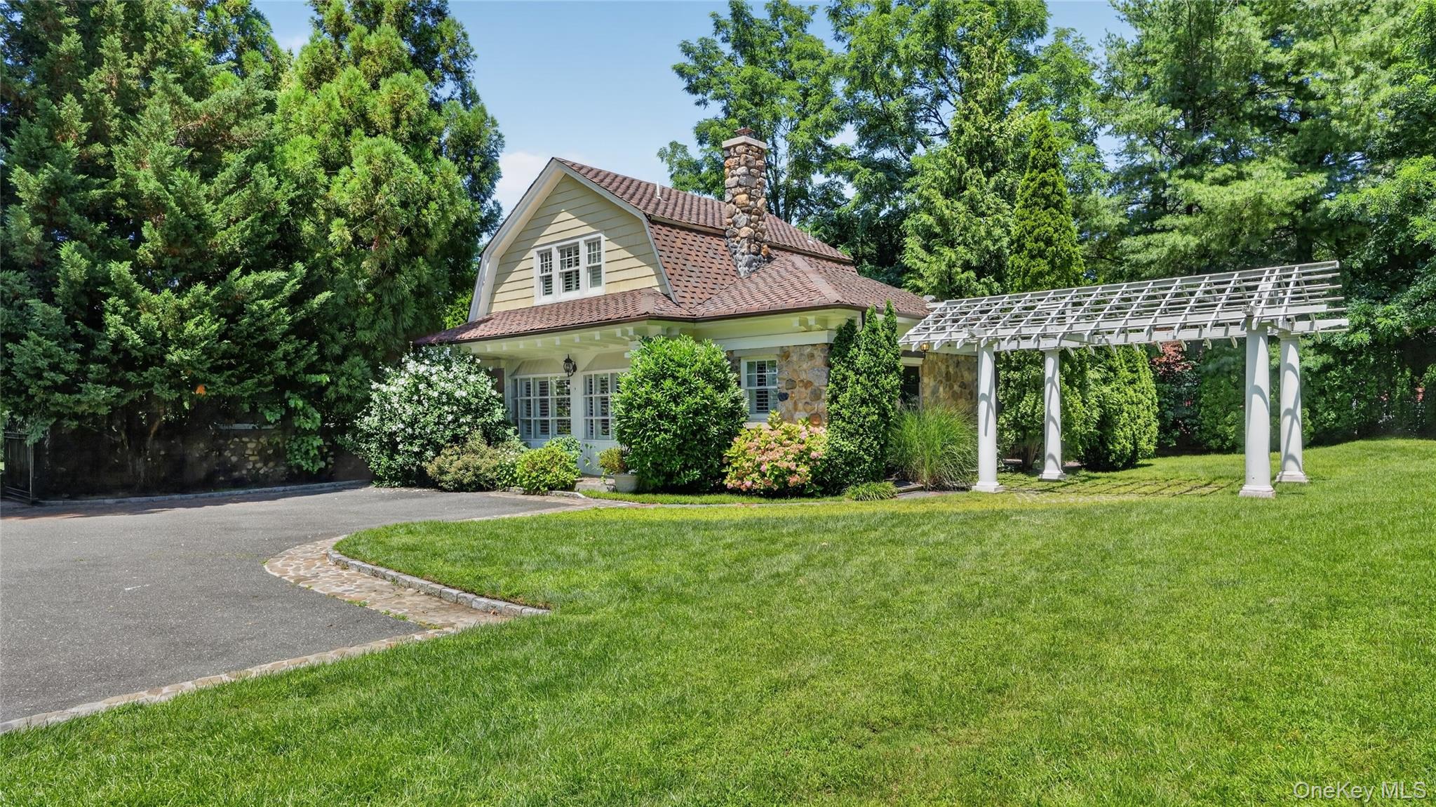 1058 Plandome Road