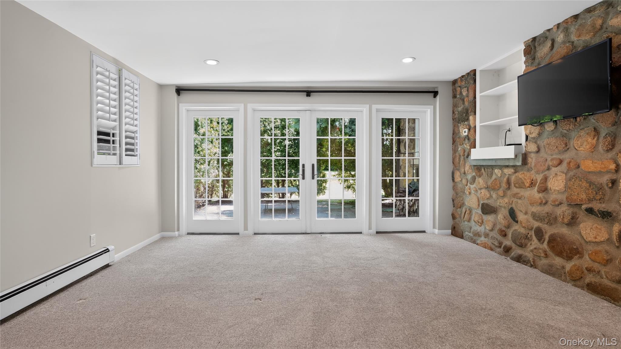 1058 Plandome Road