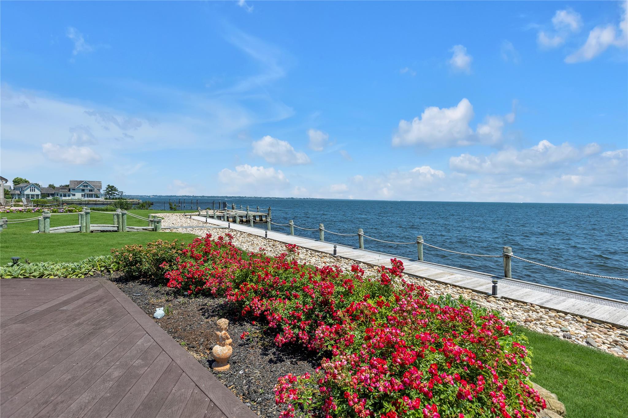9 Captains Walk E