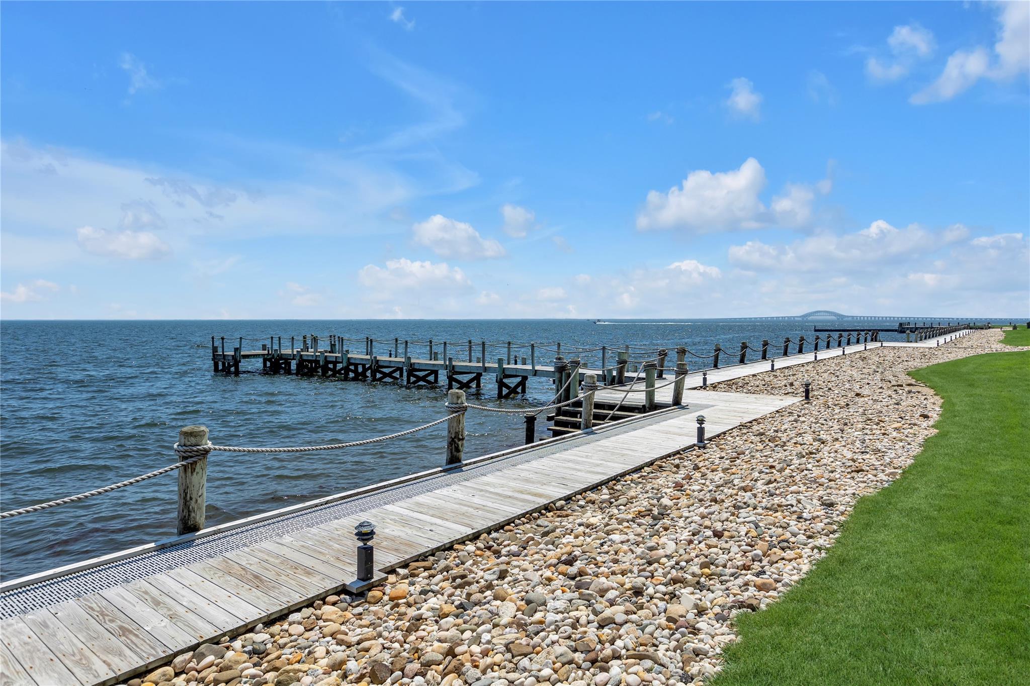 9 Captains Walk E