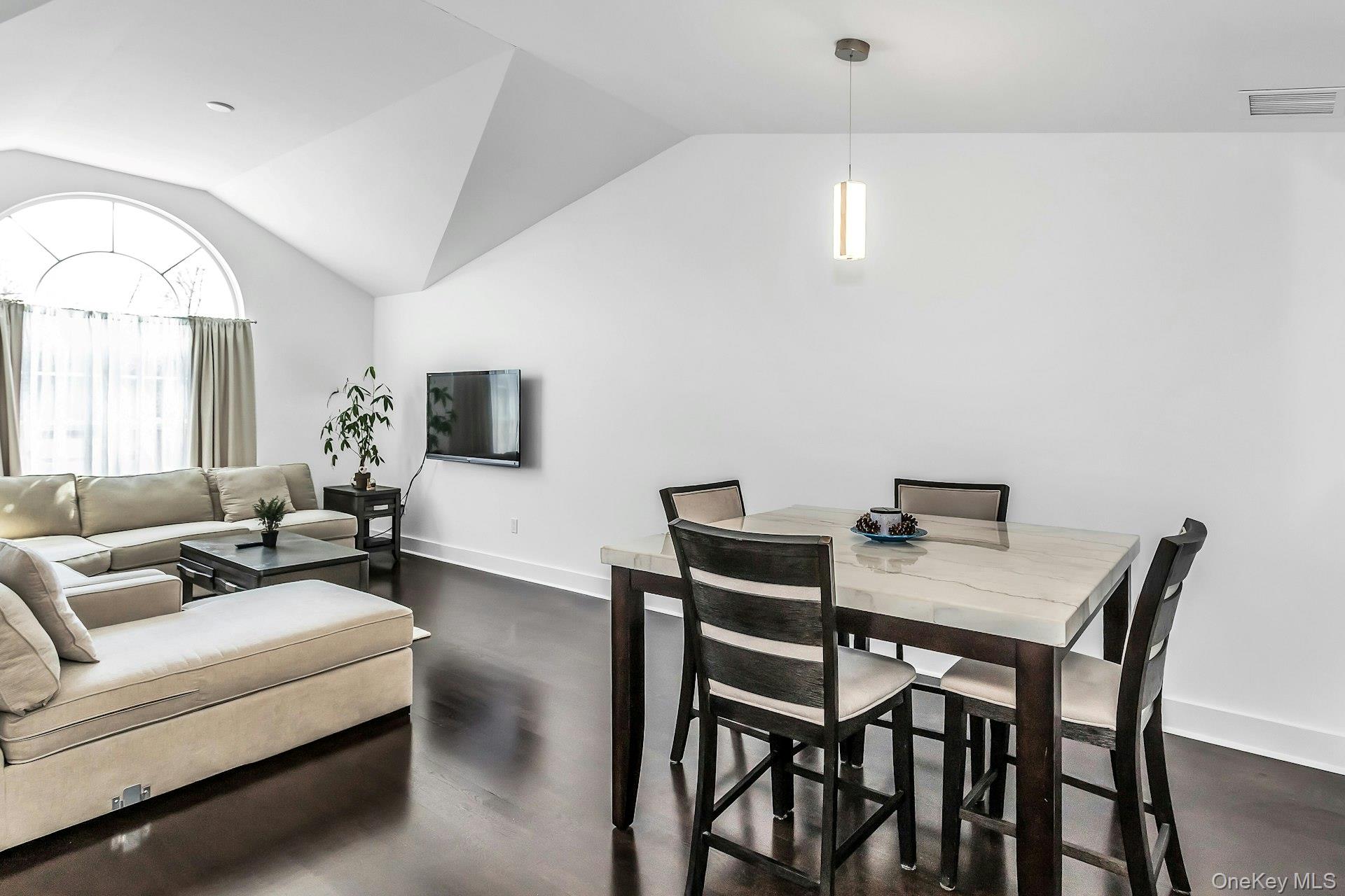 704 Breton Way Unit: 704