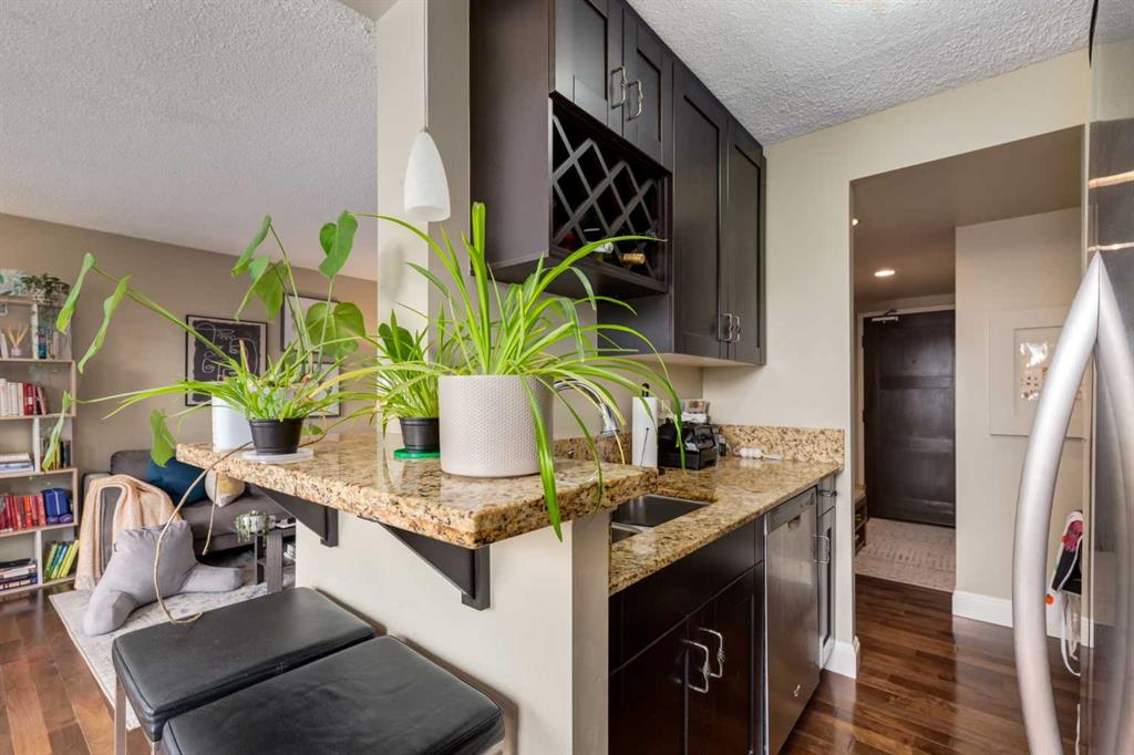 733 14 Avenue SW Unit: 706