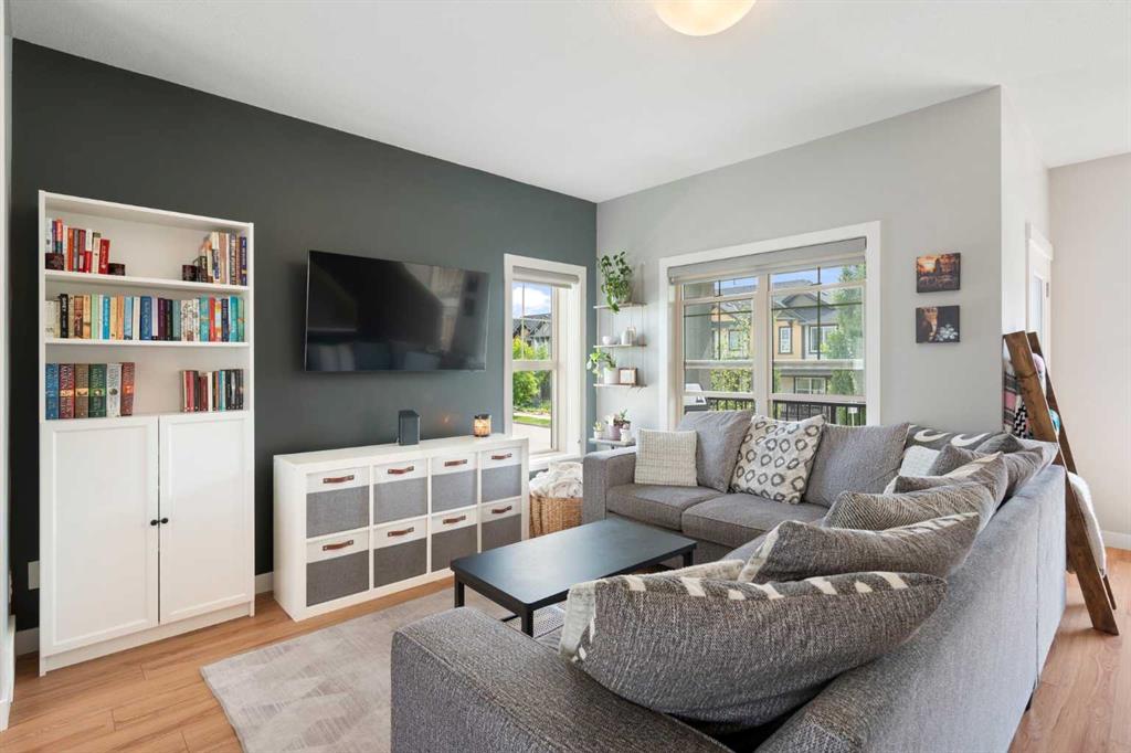 32 Horseshoe Crescent Unit: 301