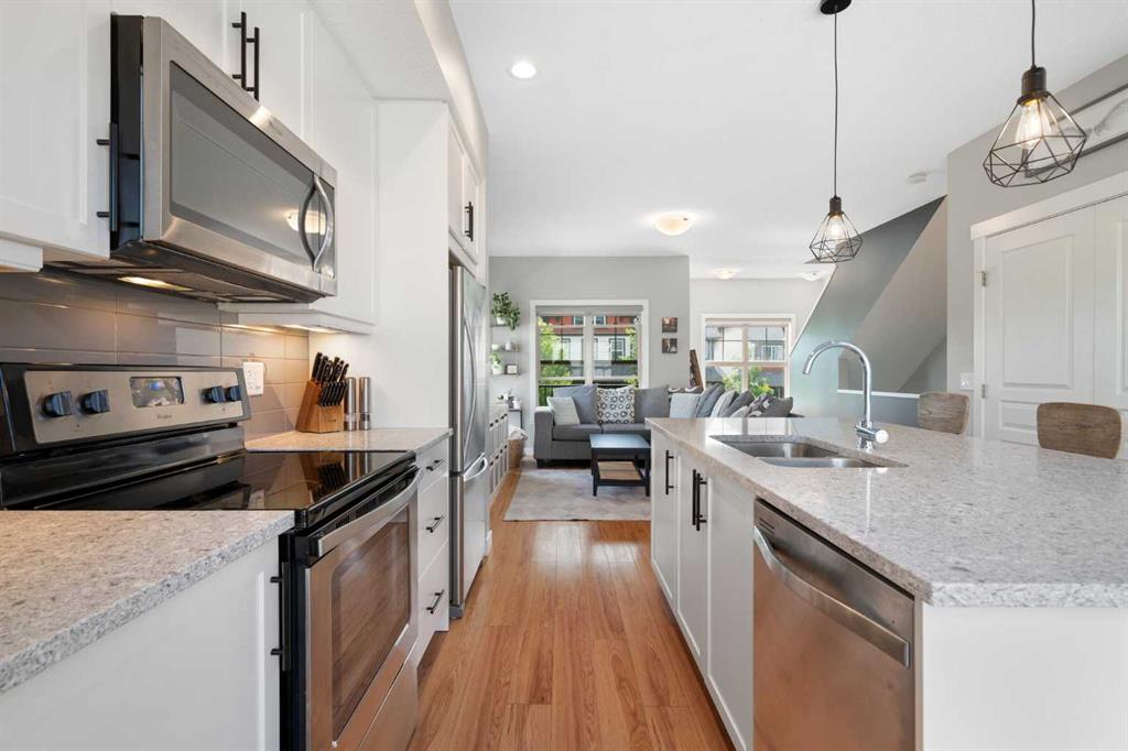 32 Horseshoe Crescent Unit: 301
