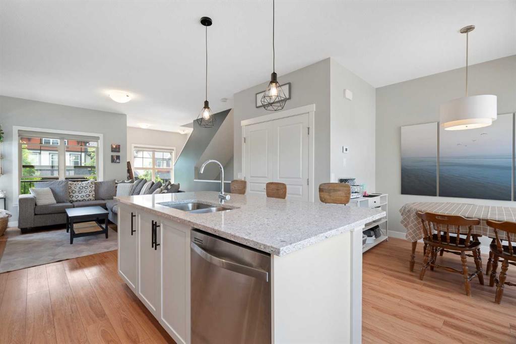 32 Horseshoe Crescent Unit: 301
