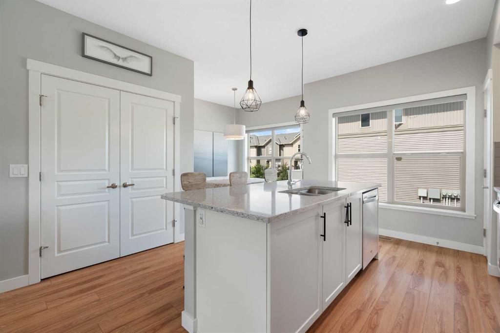 32 Horseshoe Crescent Unit: 301