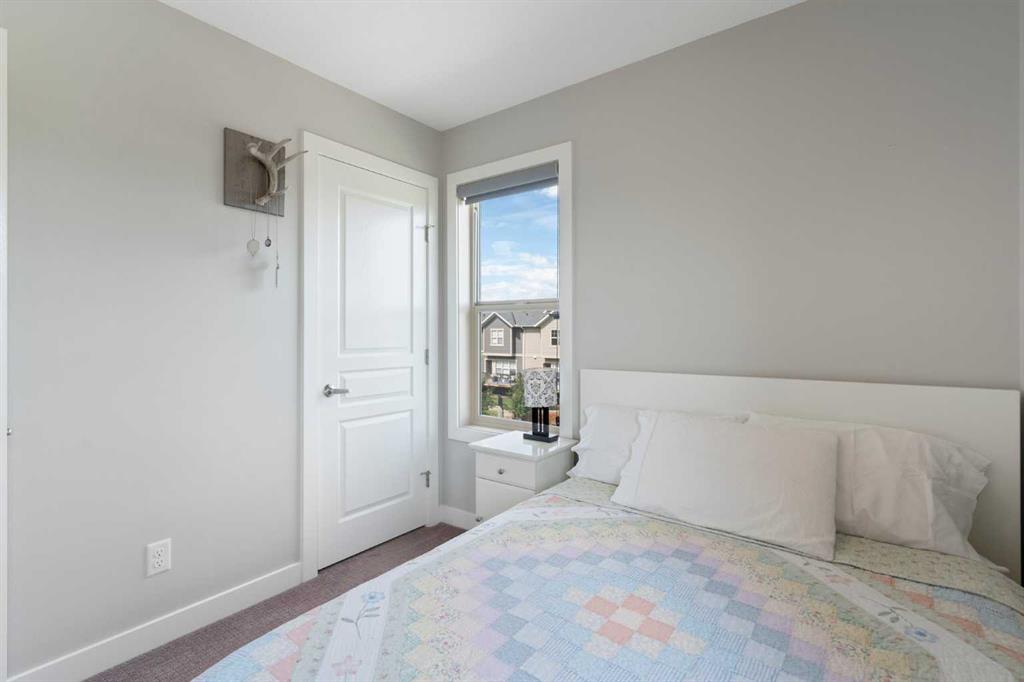 32 Horseshoe Crescent Unit: 301