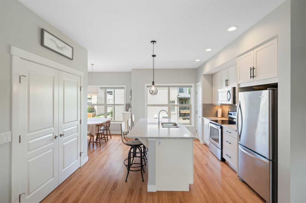 32 Horseshoe Crescent Unit: 301