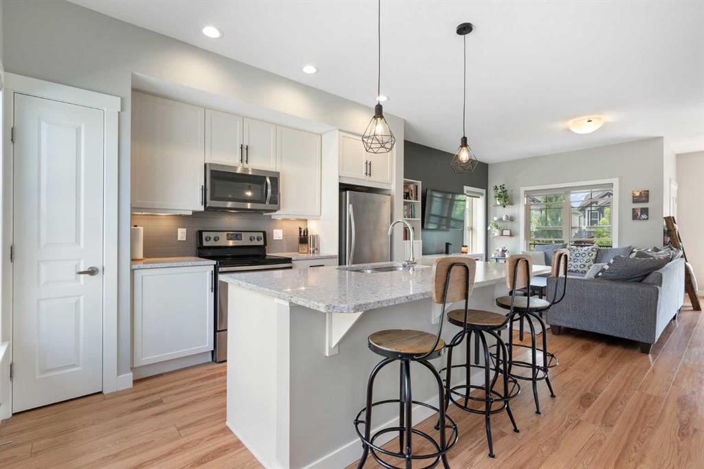 32 Horseshoe Crescent Unit: 301