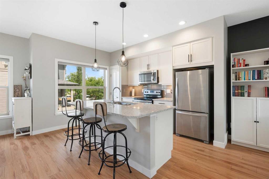 32 Horseshoe Crescent Unit: 301