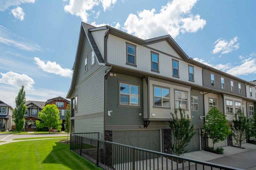 32 Horseshoe Crescent Unit: 301