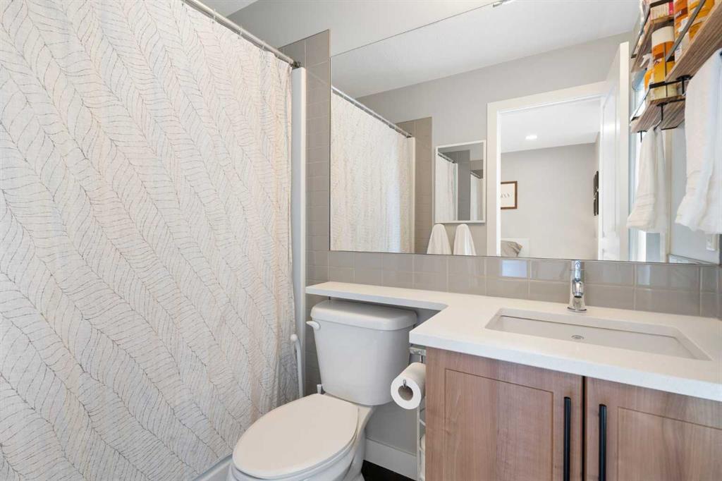 32 Horseshoe Crescent Unit: 301