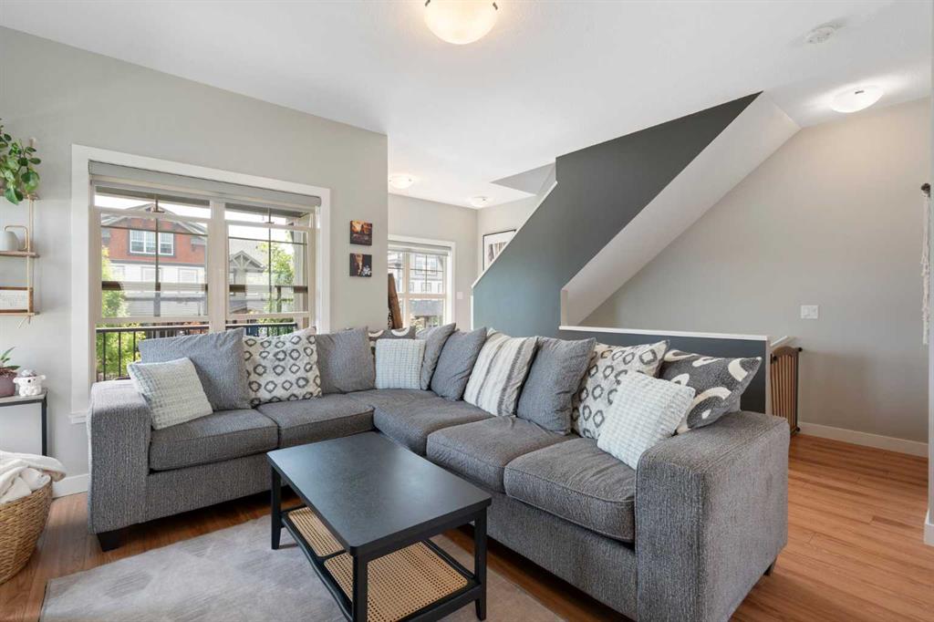32 Horseshoe Crescent Unit: 301