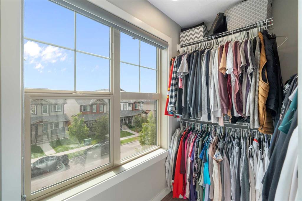 32 Horseshoe Crescent Unit: 301