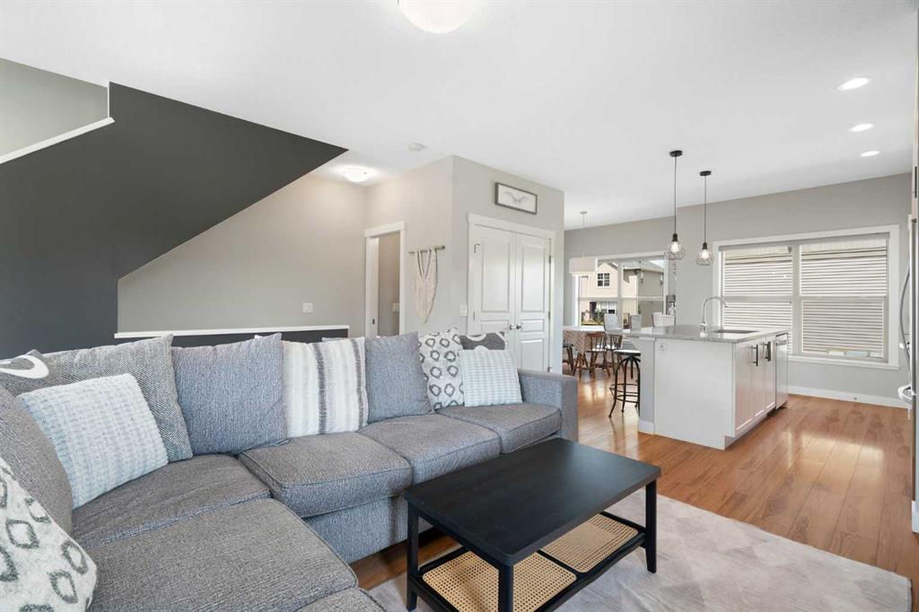 32 Horseshoe Crescent Unit: 301