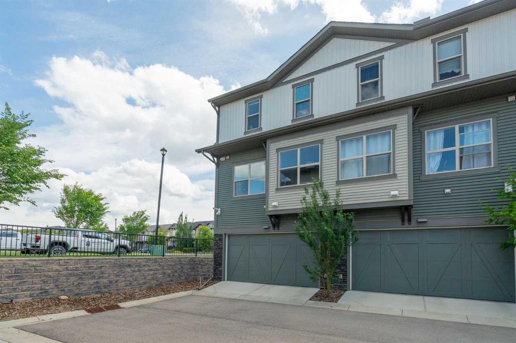32 Horseshoe Crescent Unit: 301