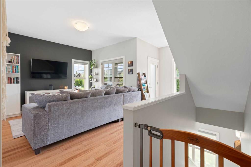 32 Horseshoe Crescent Unit: 301