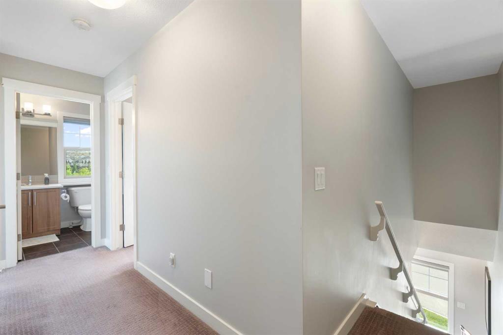 32 Horseshoe Crescent Unit: 301