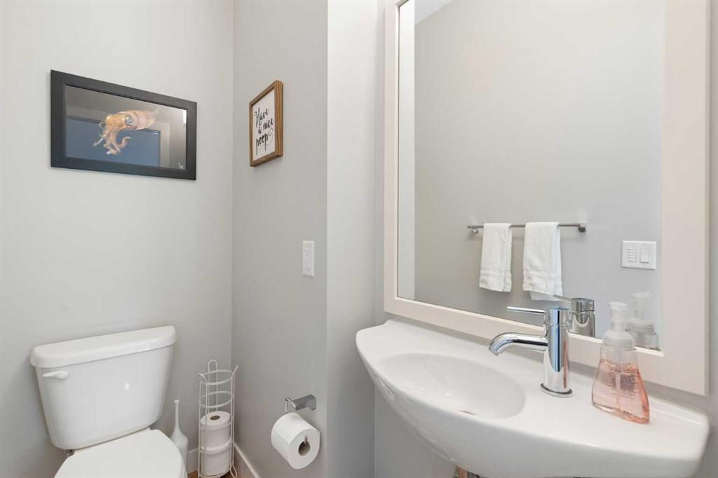 32 Horseshoe Crescent Unit: 301
