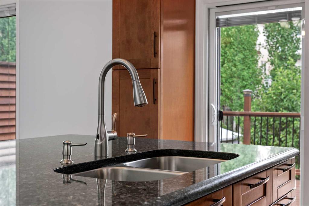 71 Arbour Wood Close NW