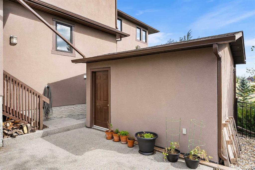 216 Montclair Place