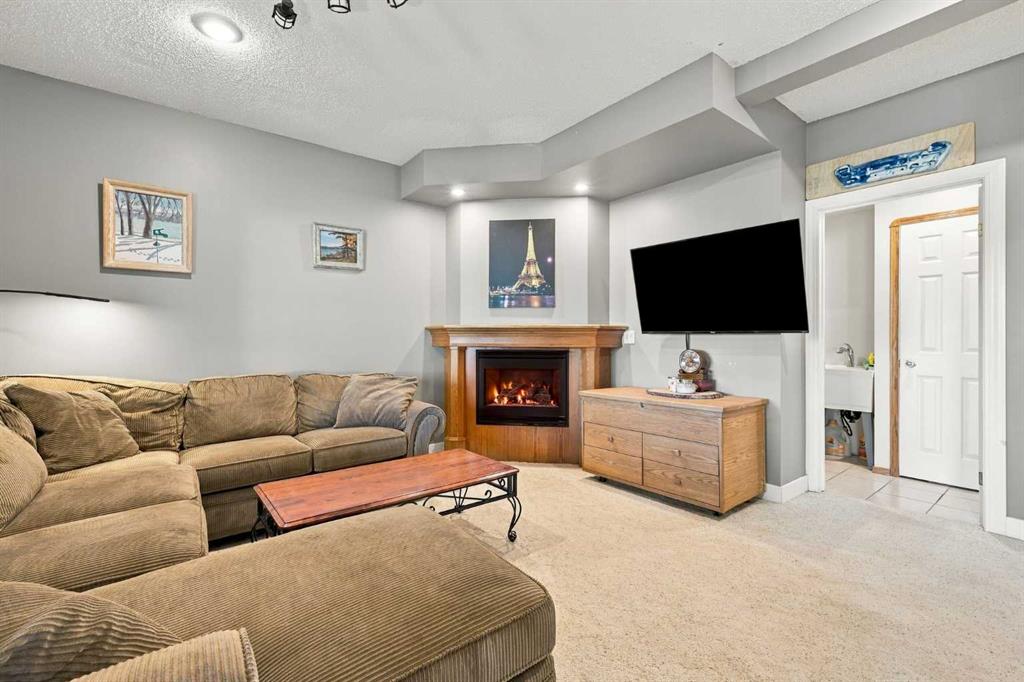 5 Riverview Court