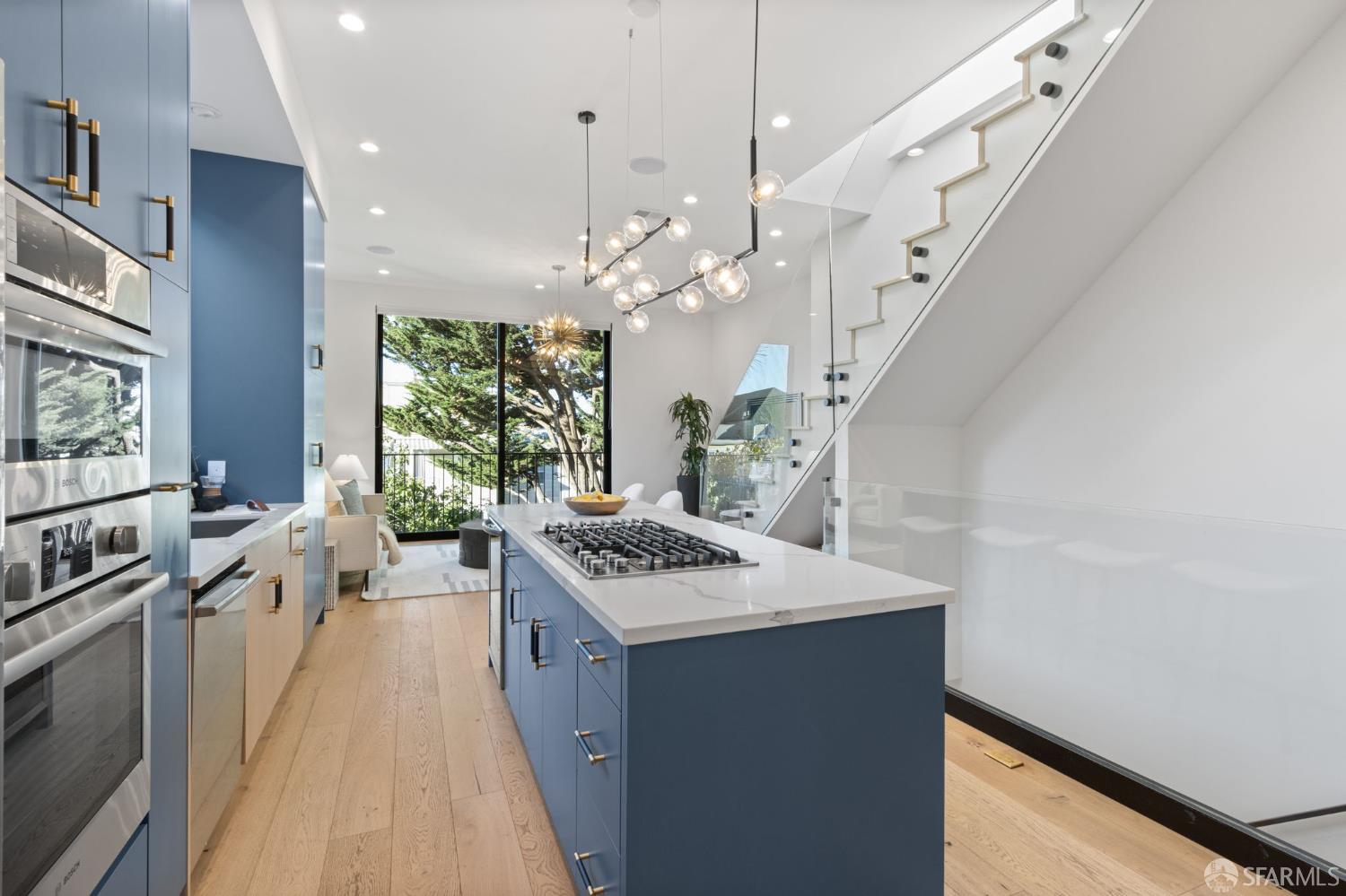 4040 Cesar Chavez Street