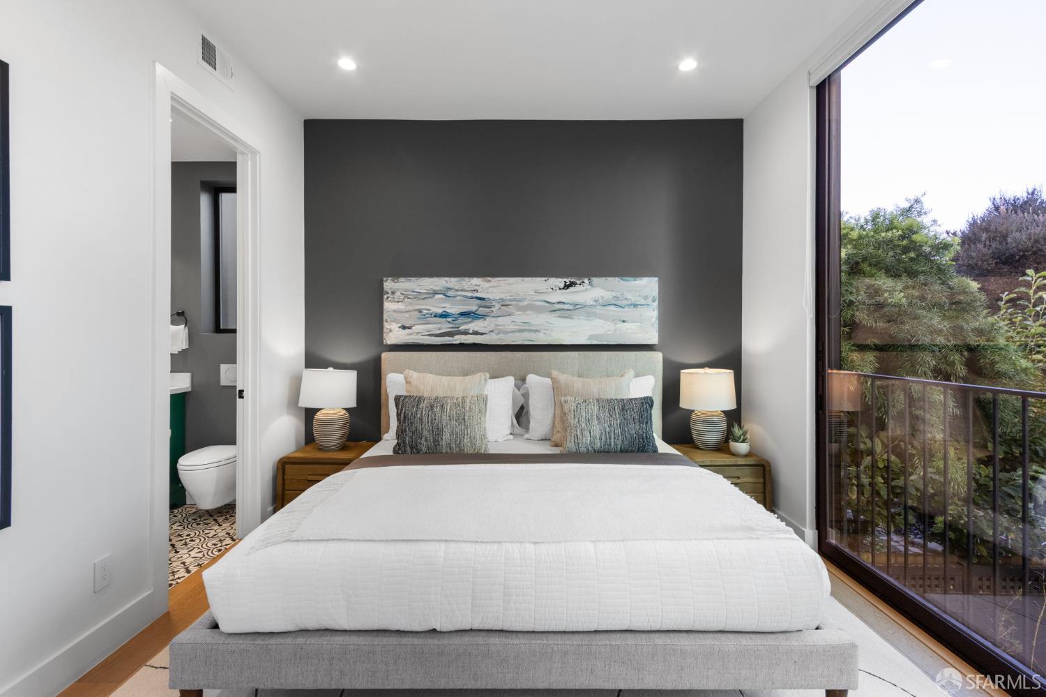 4040 Cesar Chavez Street