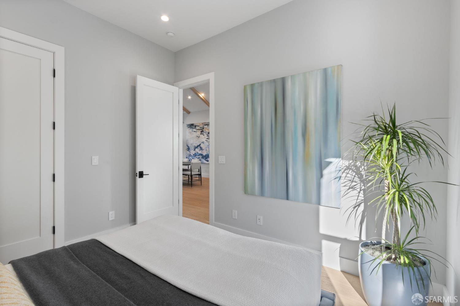 4040 Cesar Chavez Street