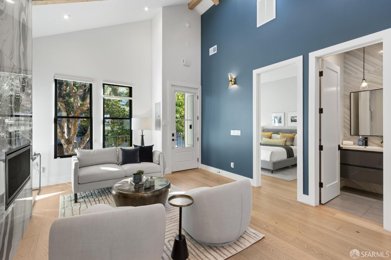 4040 Cesar Chavez Street