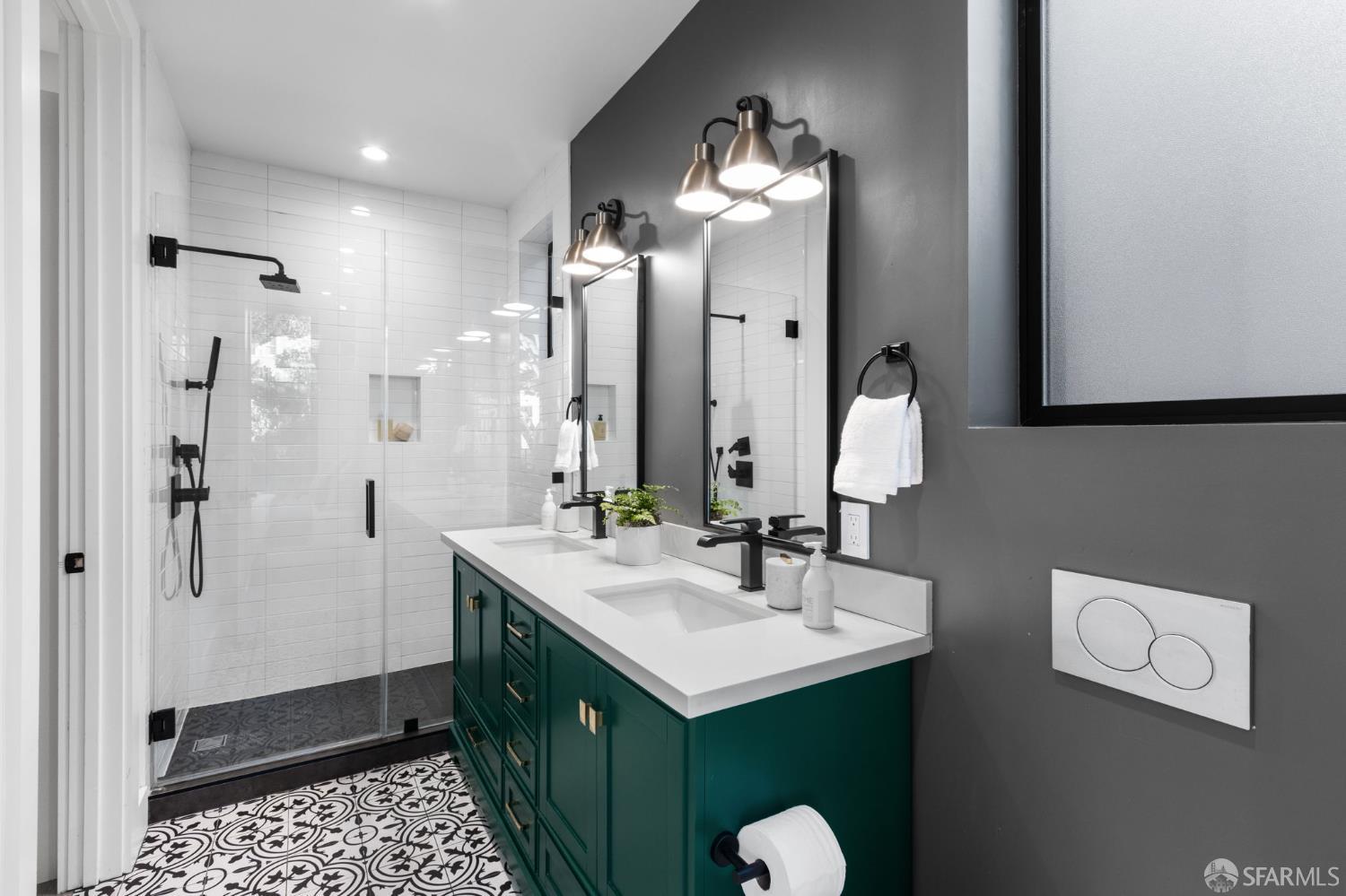 4040 Cesar Chavez Street