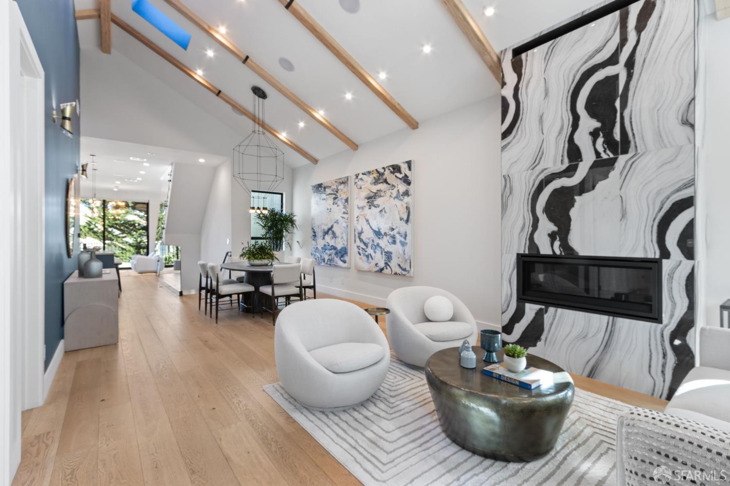 4040 Cesar Chavez Street