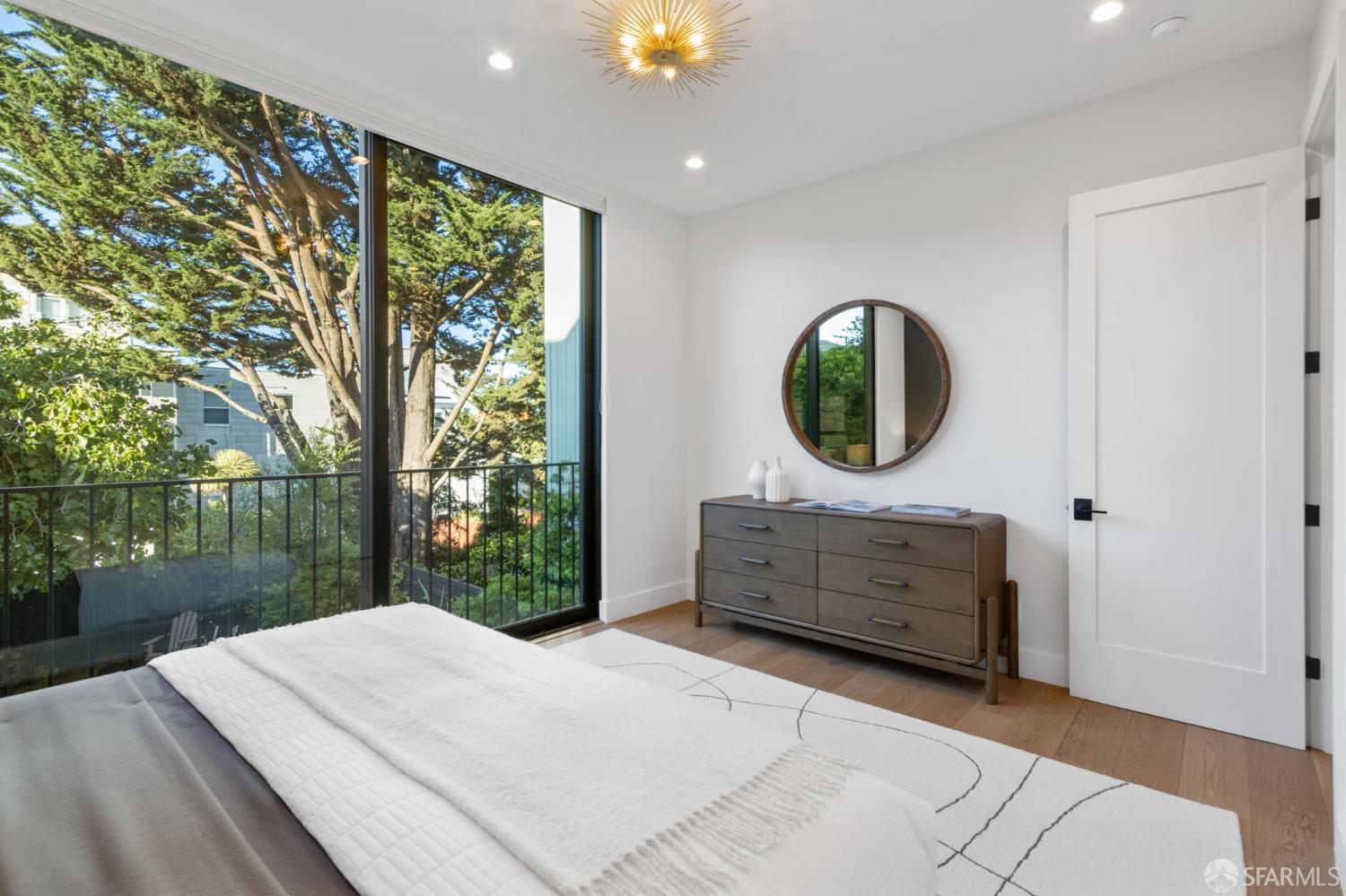 4040 Cesar Chavez Street