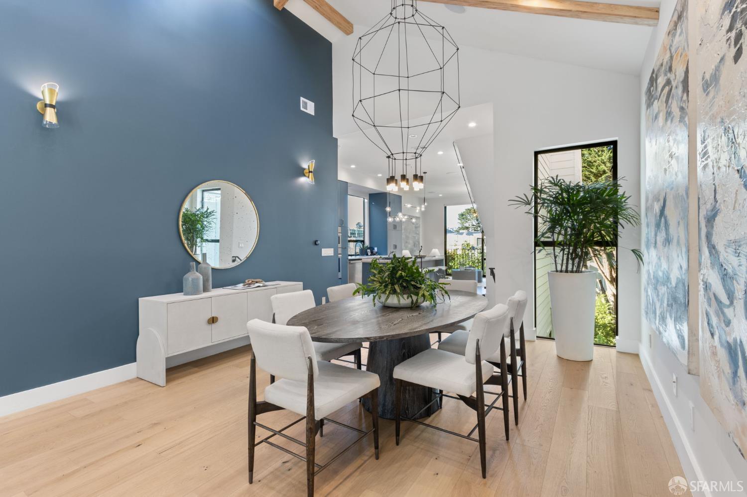 4040 Cesar Chavez Street