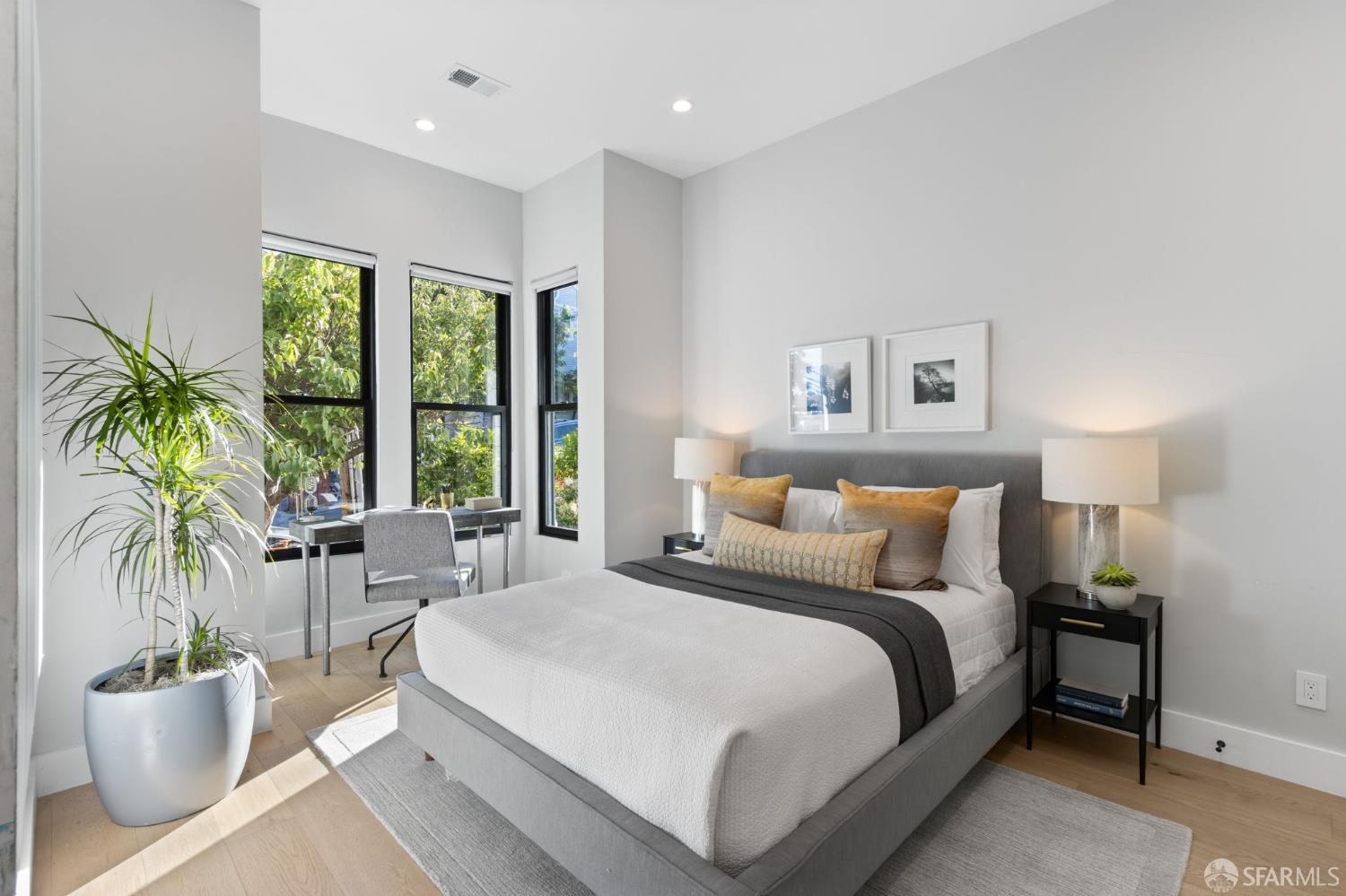 4040 Cesar Chavez Street