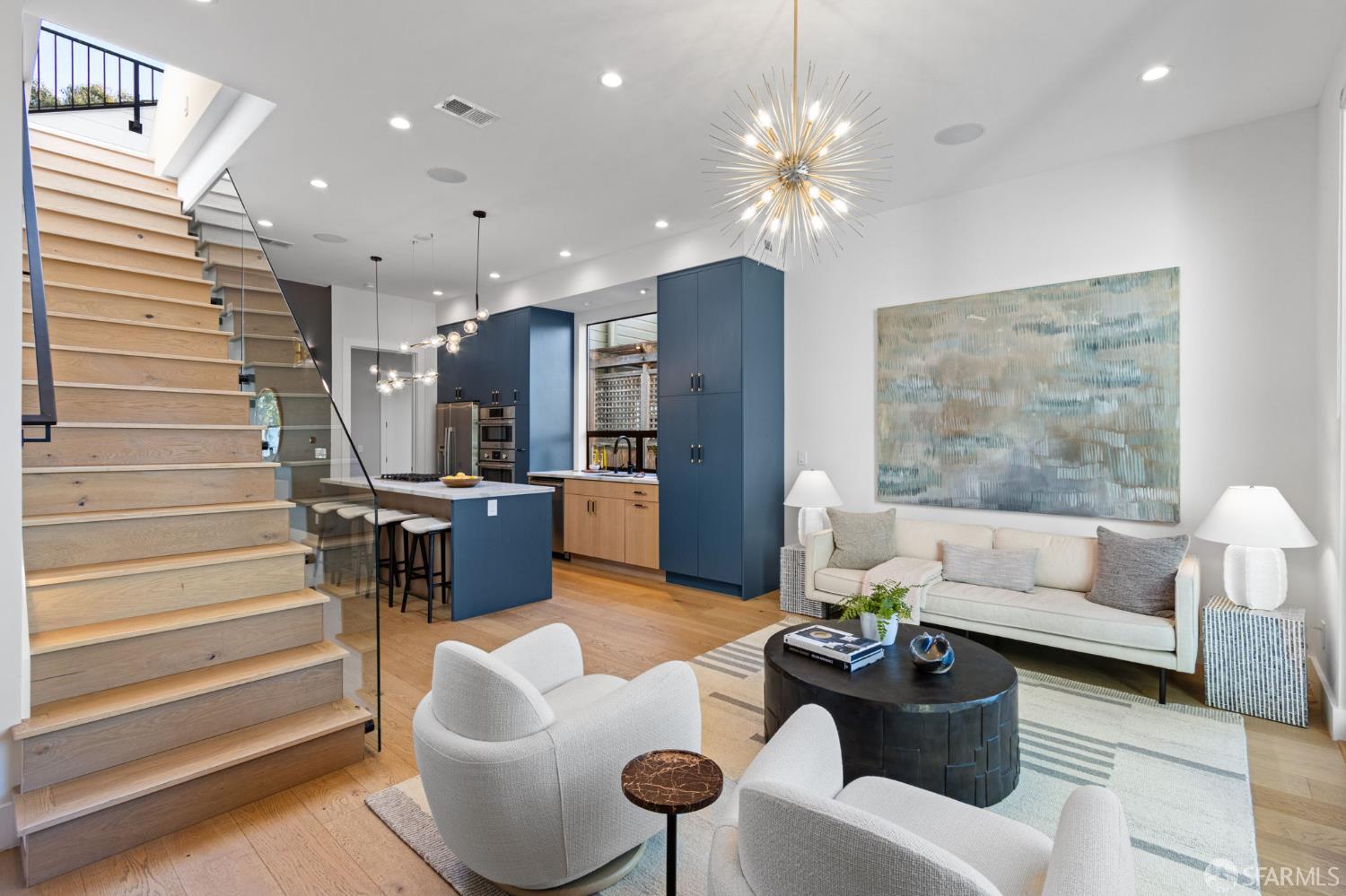 4040 Cesar Chavez Street