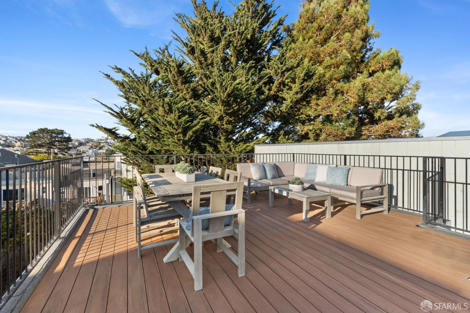 4040 Cesar Chavez Street