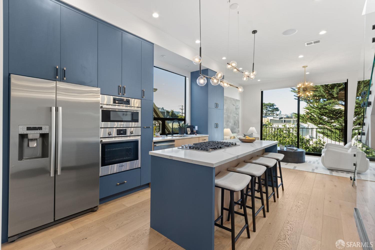 4040 Cesar Chavez Street