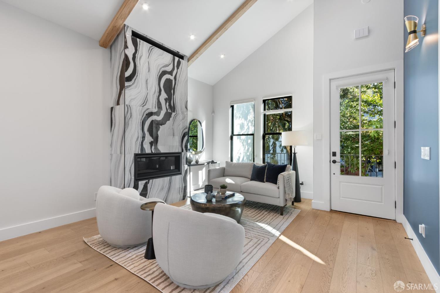 4040 Cesar Chavez Street