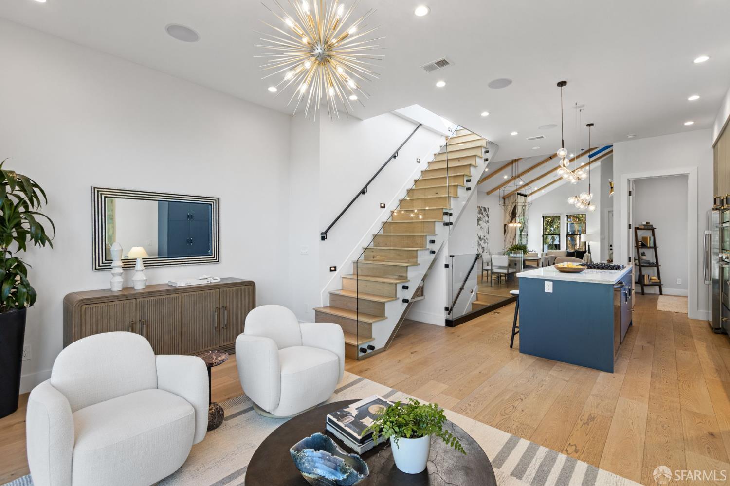 4040 Cesar Chavez Street