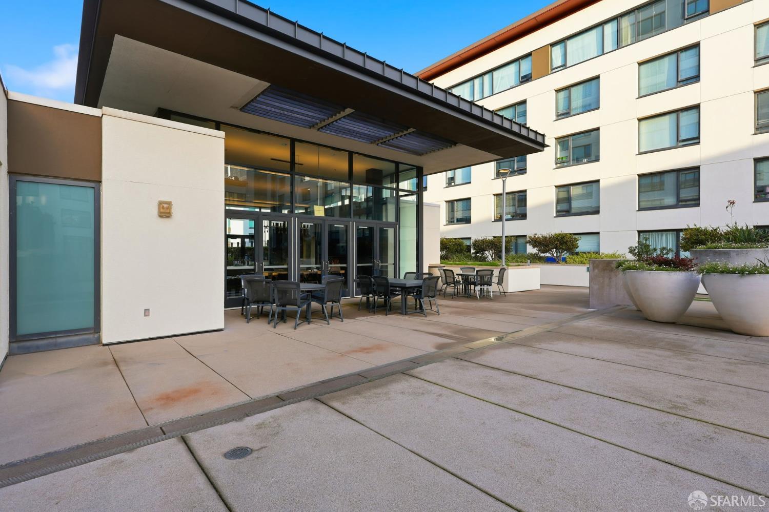 250 King Street # 1304