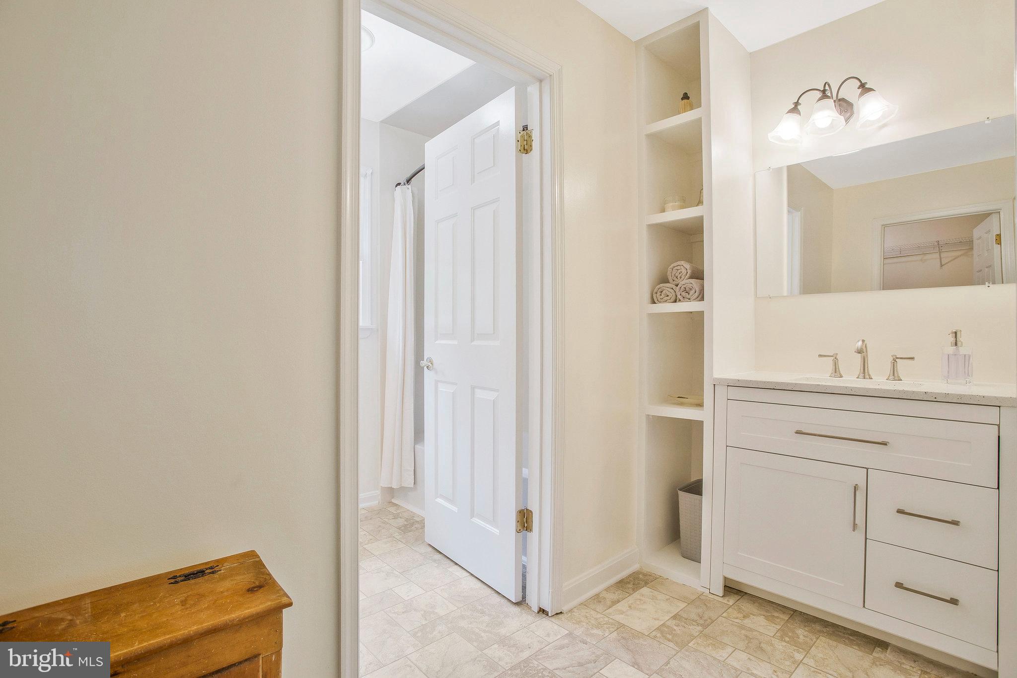 10209 NORWOOD COURT